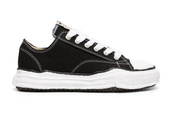 Guíbts Low-Top Sneaker